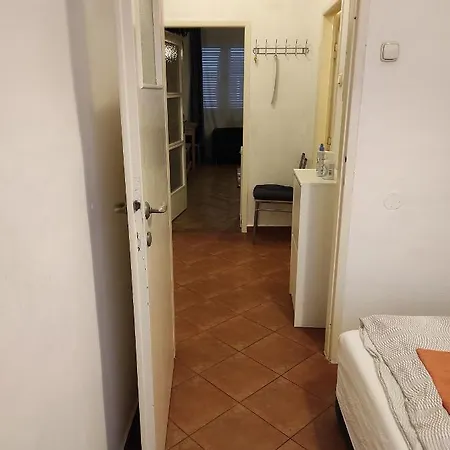 Coronation Apartment *