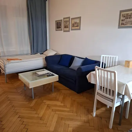 Coronation Appartement *
