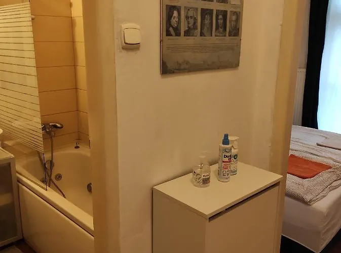 Coronation Apartment *