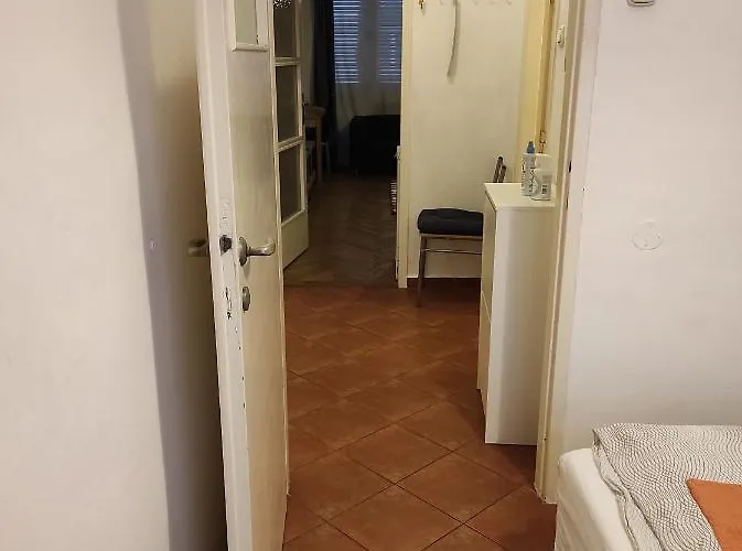 Coronation Apartment *